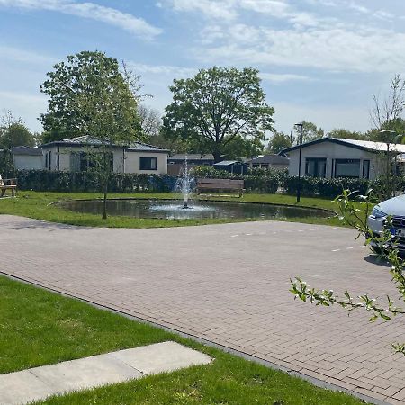 Ferienhaus Luxchalet #Vaju Lathum# Am See, Strand, Pool, Nationalpark Exterior foto