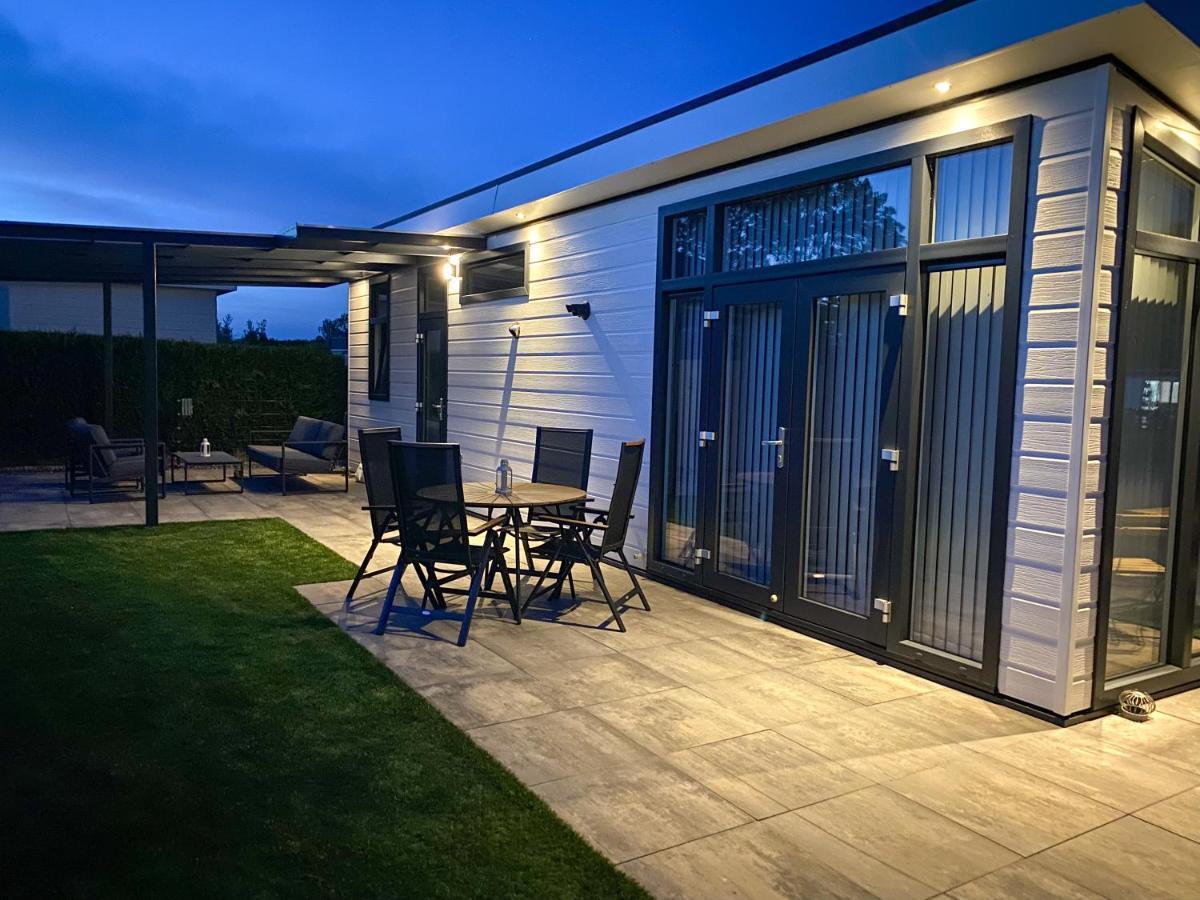 Ferienhaus Luxchalet #Vaju Lathum# Am See, Strand, Pool, Nationalpark Exterior foto